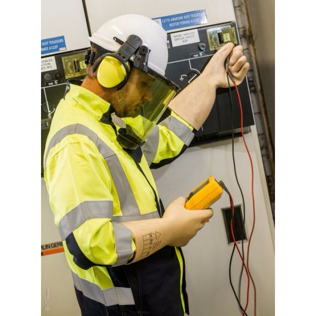 Fej- és arcvédelem villamossági dolgozók részére